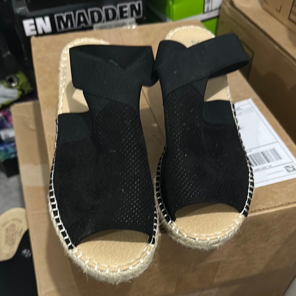 Black Vintage 7 Eight Sandals